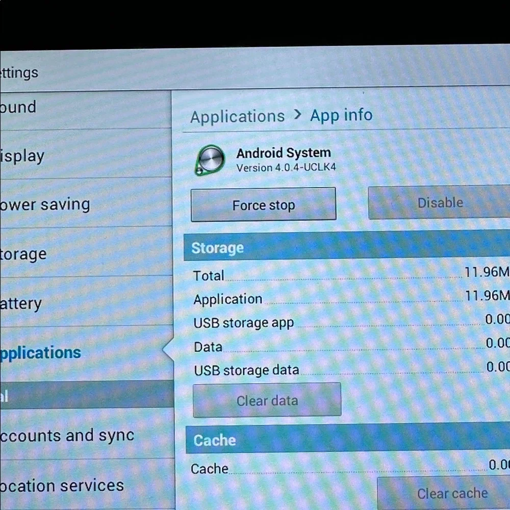 Samsung 4G LTE. 16 gig. Nice heavy case and charger. Black 9” works perfectly